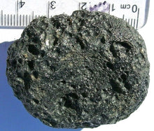 Charger l'image dans la galerie, Tektite Fragment Météorite Impact Verre Rock Grande Indochinite 40g