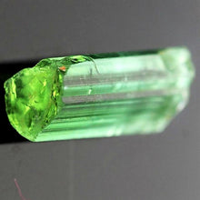 Cargar imagen en el visor de la galería, Turmalina Verde Faceta Áspera Mali Gema de 2 Quilates
