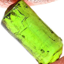 Cargar imagen en el visor de la galería, Turmalina Verde Faceta Áspera Mali Gema de 2 Quilates