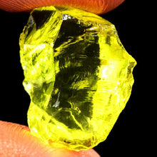 Cargar imagen en el visor de la galería, Cuarzo limón faceta rugosa Madagascar 10 ct gema en bruto