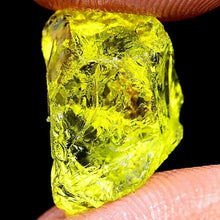 Cargar imagen en el visor de la galería, Cuarzo limón faceta rugosa Madagascar 10 ct gema en bruto