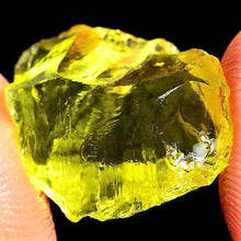 Cargar imagen en el visor de la galería, Cuarzo limón faceta rugosa Madagascar 10 ct gema en bruto