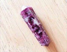 Lade das Bild in den Galerie-Viewer, Lepidolite Obelisk Crystal Gem Double Terminated Healing Wand