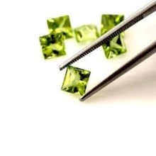 Load image into Gallery viewer, Peridot Princess Cut Pakistani Gem Square