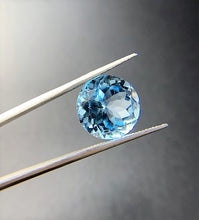 Load image into Gallery viewer, Sky Blue Topaz Round Cut Natural Calibrated Brazilian