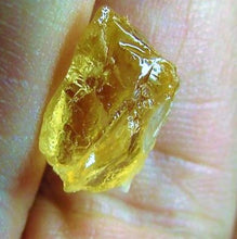 Load image into Gallery viewer, Yellow Garnet Rough Facet Mali 5 ct
