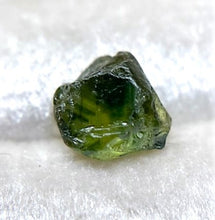 Load image into Gallery viewer, Sapphire Green Rough Facet Madagascar Raw 2ct
