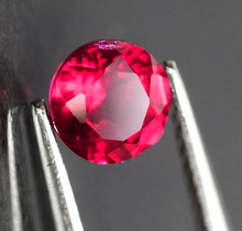 Cargar imagen en el visor de la galería, Ruby Lab Grown Round Cut Man Made Calibrated Synthetic Thailand AAA IF
