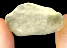 Cargar imagen en el visor de la galería, Libyan Glass Meteorite Impactite Fragment Desert Rock Small
