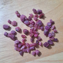 Lade das Bild in den Galerie-Viewer, Ruby Rough Lot Rough Facet Burma Raw 300 Carats
