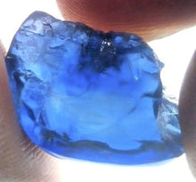 Cargar imagen en el visor de la galería, Sapphire Blue Rough Facet Sri Lanka 2 Carats
