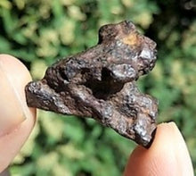 Charger l&#39;image dans la galerie, Canyon Diablo Morceau de fragment d&#39;astéroïde météorite de fer véritable 5 g
