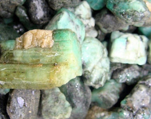 Emerald Rough Cut Muzo Colombia Natural Beryl 2000 Carats Bulk Lot
