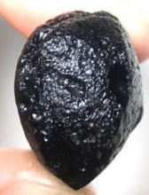 Cargar imagen en el visor de la galería, Tektite Fragment Meteorite Impact Glass Rock Indochinite 5g
