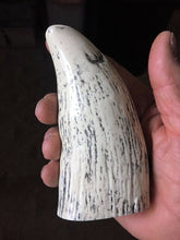 Charger l&#39;image dans la galerie, Sperm Whale Tooth Replica Scrimshaw 7 Inches Long Eagle Art Resin Model
