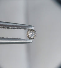 Cargar imagen en el visor de la galería, White Diamond Round Cut African 3mm Micro Sized
