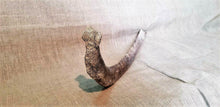 Cargar imagen en el visor de la galería, Hueso de costilla de mamut lanudo genuino fósil Siberia
